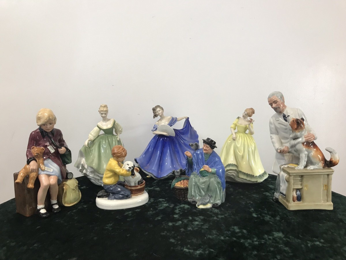 Primary image for Amazing Rare Collection Of Royal Doulton 7 Figurines Signed And Numbered