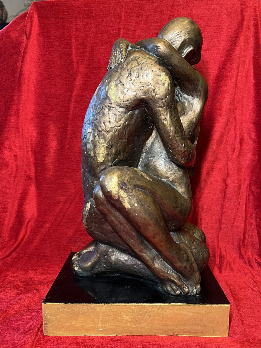 Large Klara Server 1981 For Austin 'couples Embrace' Chalkware Sculpture