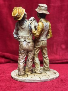 Drunk Friends Capodimonte Figurine Signed F Ingargiola Composition - Porcelain Listing Description Capodimonte Figurine In Art Deco Style, Depicting Two Gentlemen Indulging In Spirits And Friendship. Signed On Base F Ingargiola. Pristine Condition Dimensions In Cms Height 28cm X Width 19cm X Depth 14cm
