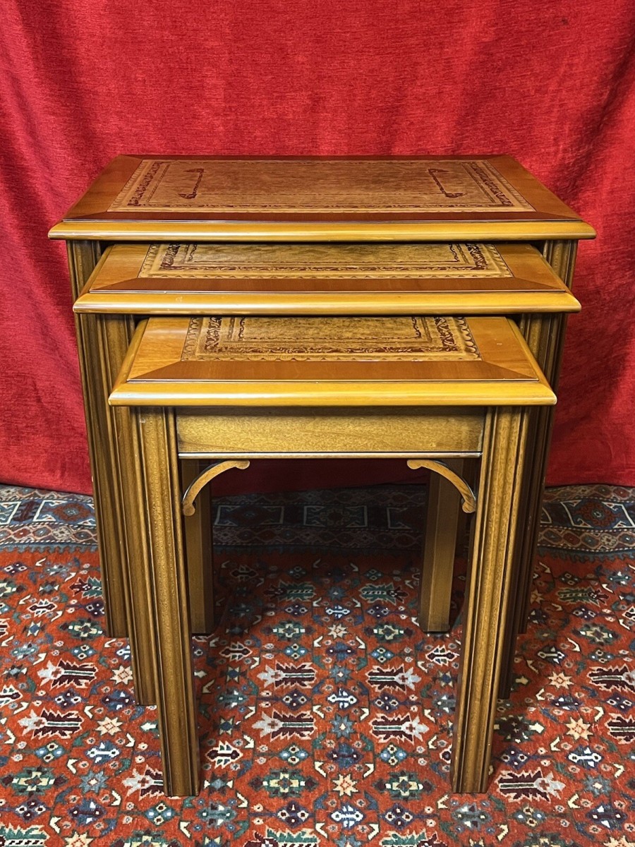 Primary image for Chippendale Style Elmwood Trio Of Nesting Tables With Tan Leather Tops