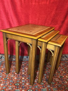 Chippendale Style Elmwood Trio Of Nesting Tables With Tan Leather Tops Circa - Vintage Composition - Solid Elmwood With Leather Tops Listing Description Chippendale Style Set Of Three Elmwood Rectangular Nesting Tables With Tan Tooled Leather Tops. Resting On Ornate Carved Corner Brackets And Set Upon Reeded Legs. Stunning Honey Elmwood Colouration With Polished Patina. Quality Usable Trio For Lounge, Office, Living Area Or Study. Dimensions In Inches Height 20 3/4" X Width 22" X Depth 15.5" For Further Information Please Call 07376 618513 Thank-you