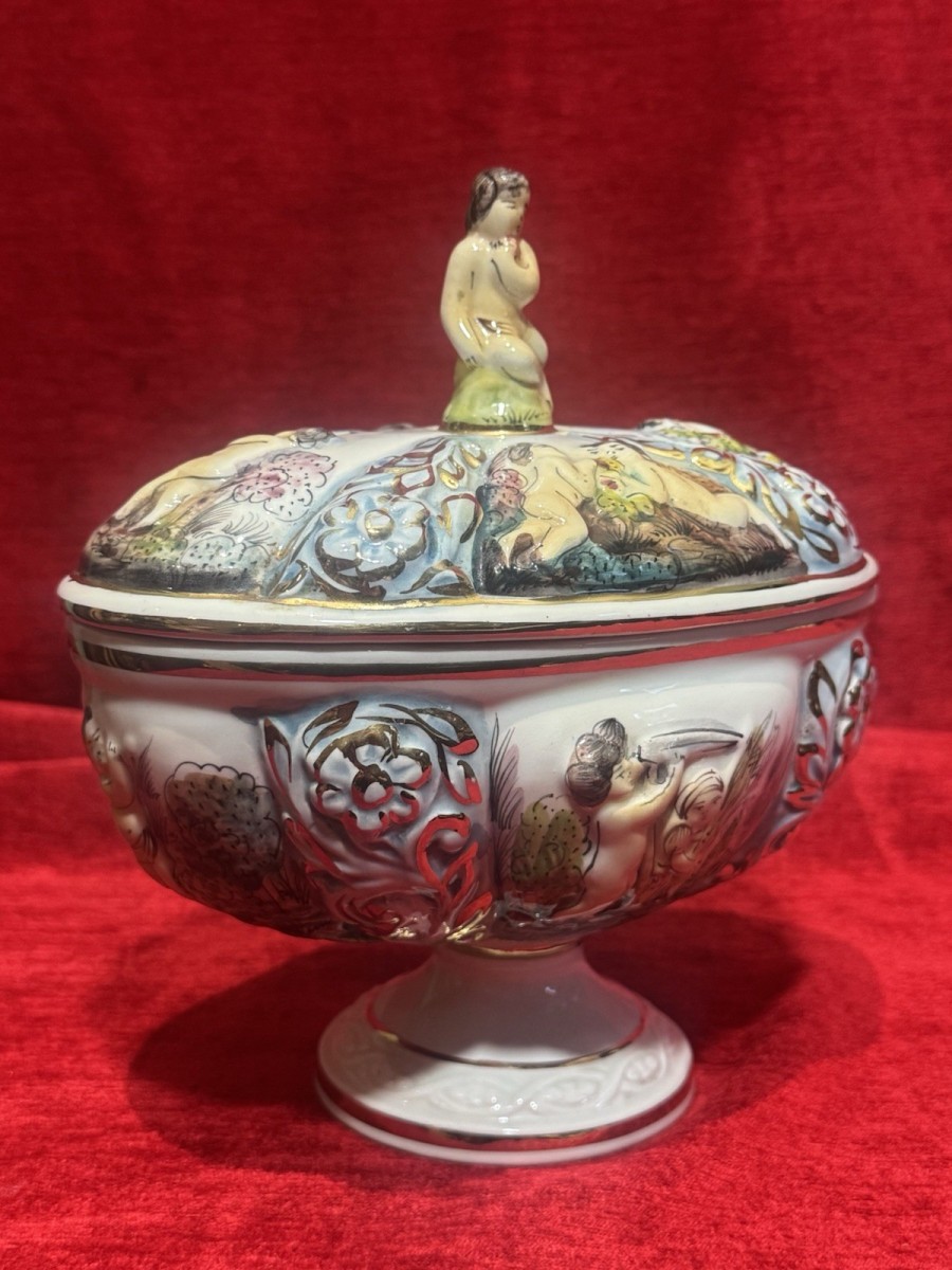 Capodimonte Porcelain Ornemental Putti/ Floral Sprays Lidded Jardiniere Vase