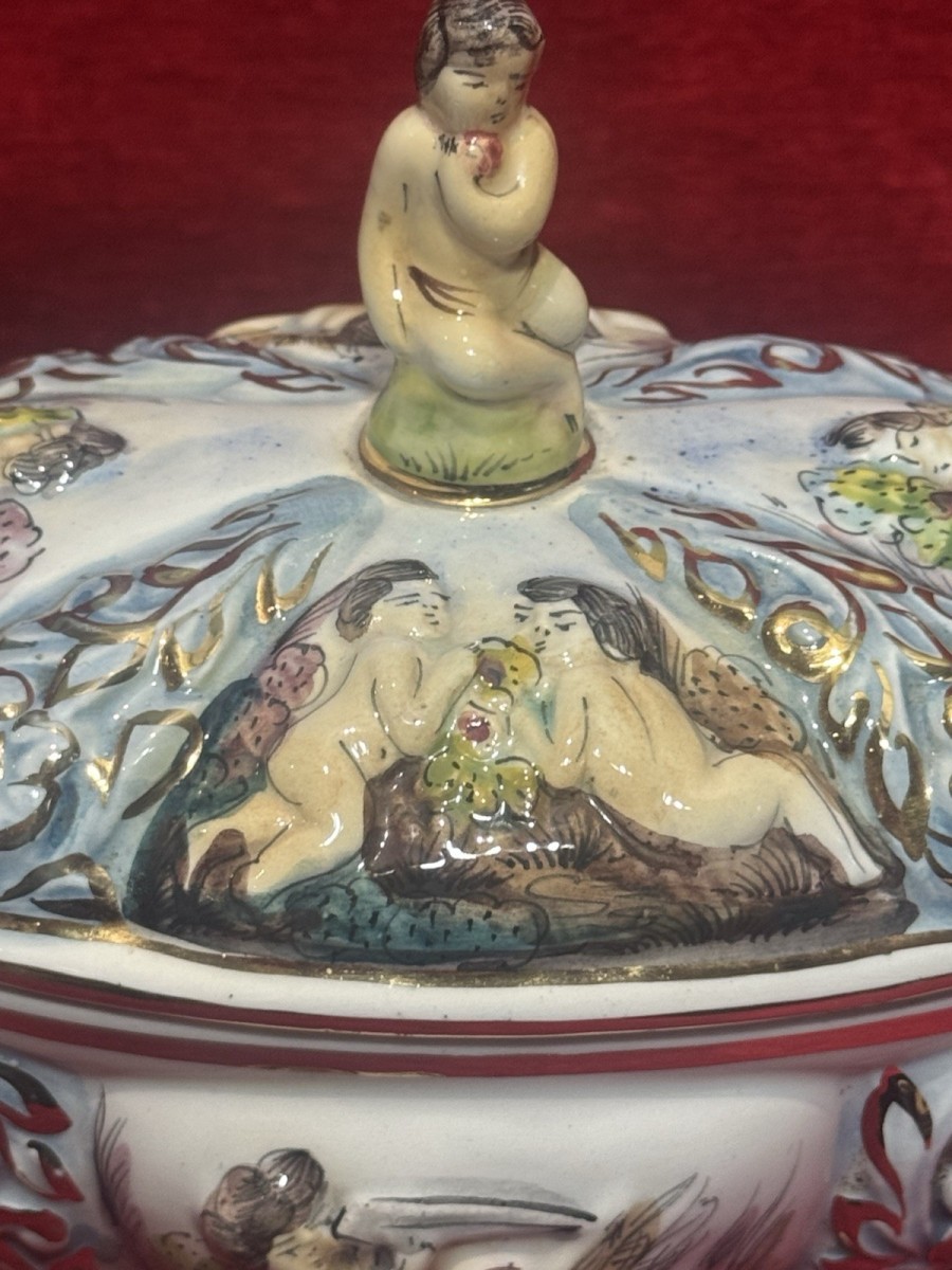 Capodimonte Porcelain Ornemental Putti/ Floral Sprays Lidded Jardiniere Vase