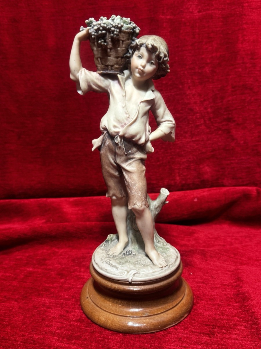 Giuseppe Armani Capodimonte Pair Boy & Girl Fruit Bearer Figurines Wooden Base