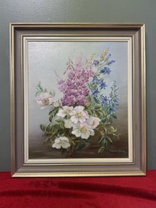 British 20th Century Hedgerow Flowers Painting By Artist Margaret Dandy Circa - 1950 Composition - Oil On Artist Board. Listing Description Known British 20th Century Artist Margaret Dandy Painting of Hedgerow Flowers. Wonderful Arranged Hedgerow Bouquet Of Harebells, Foxgloves And Wild Rose. Vivid Colour Palette Of Fuchsia, White, And Blue Amongst Abundant Green Foliage. Painted in Fine Detail By Highly Skilled Artist. Dimensions in Cms Height 43cm x Width 38cm