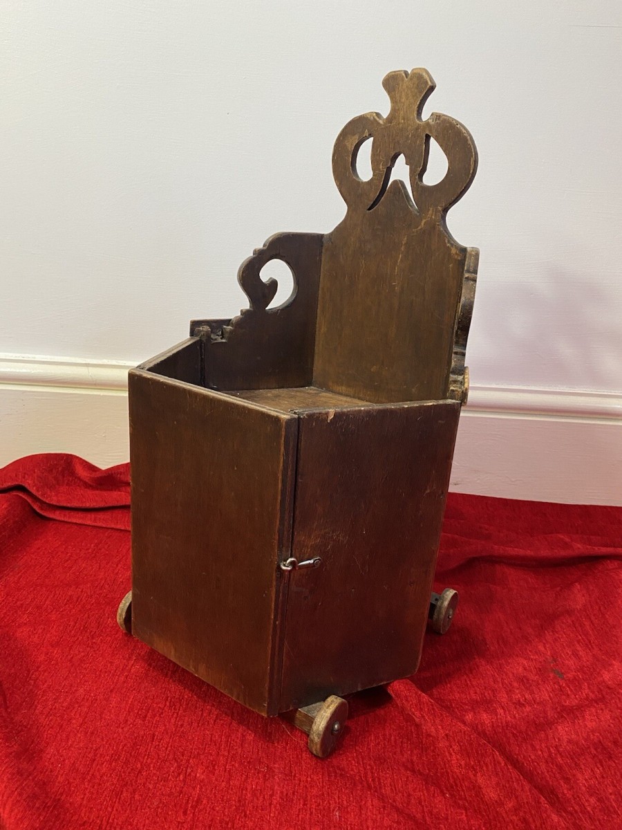 Decorative Gothic Church Pulpit In 1/4 Scale Apprentice Piece On Wooden Wheels
