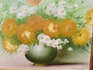 Exuberant Art Deco Chrysanthemums Still Life Oil Painting Signed N ELINOR Circa - 1920 Composition - Oil On Canvas Listing Description Wonderful Exuberant Art Deco Artwork In Impressionistic Manner With Large Green Bulbous Vase Filled With Vibrant Orange Chrysanthemums And Contrasting White Daisies Surrounded By A Abundance Of Green Foliage. Textural Paintwork Set On Lime Green Backdrop With Lovely Light And Shadow Typical Of Art Deco Period. Signed By Accomplished Artist N ELINOR And Set In Gilt Wood Frame. Dimensions In Inches Height 19.5" Width 23.5"
