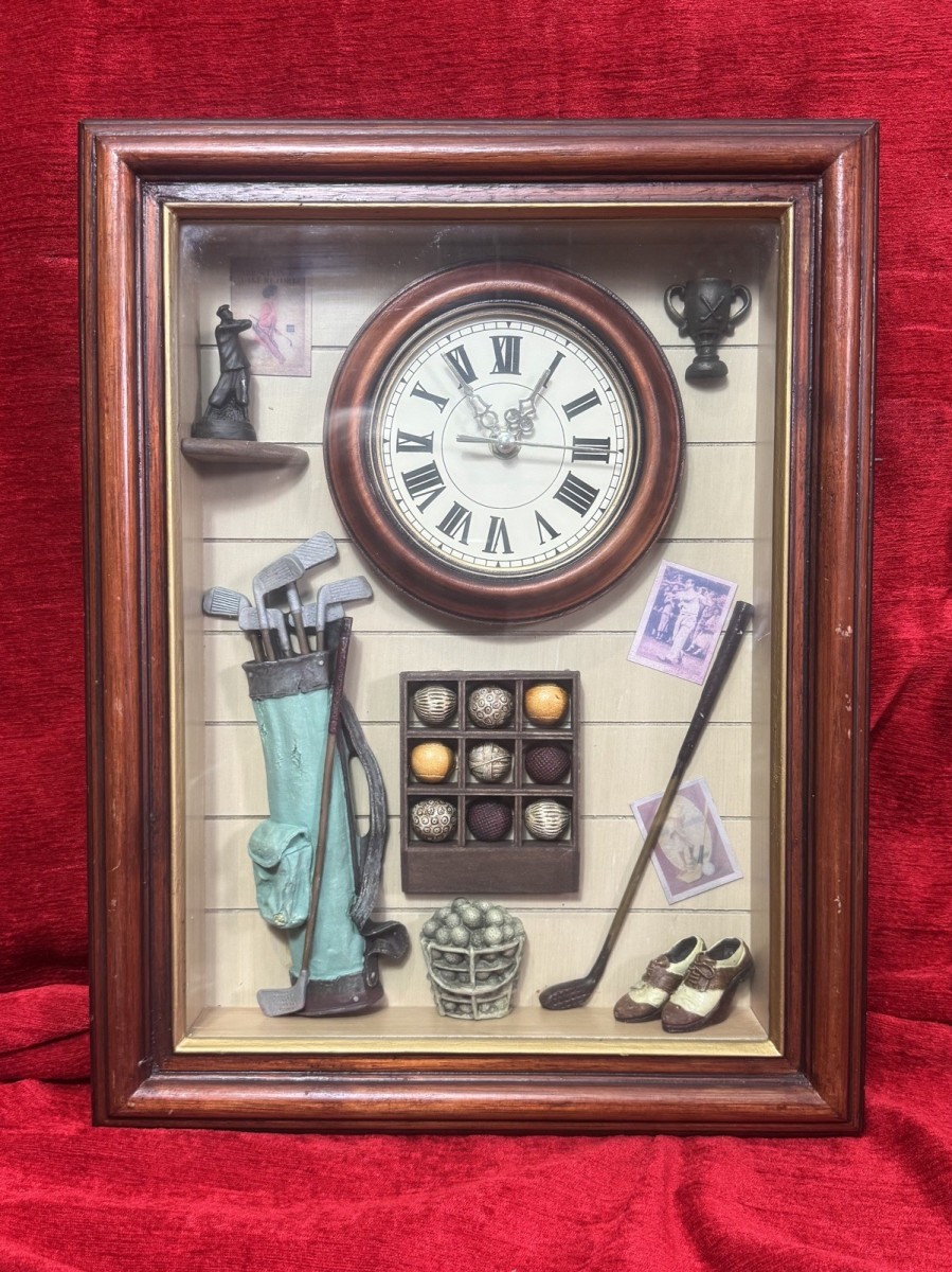 Golfing Enthusiasts Shadow Box/diorama With Timepiece