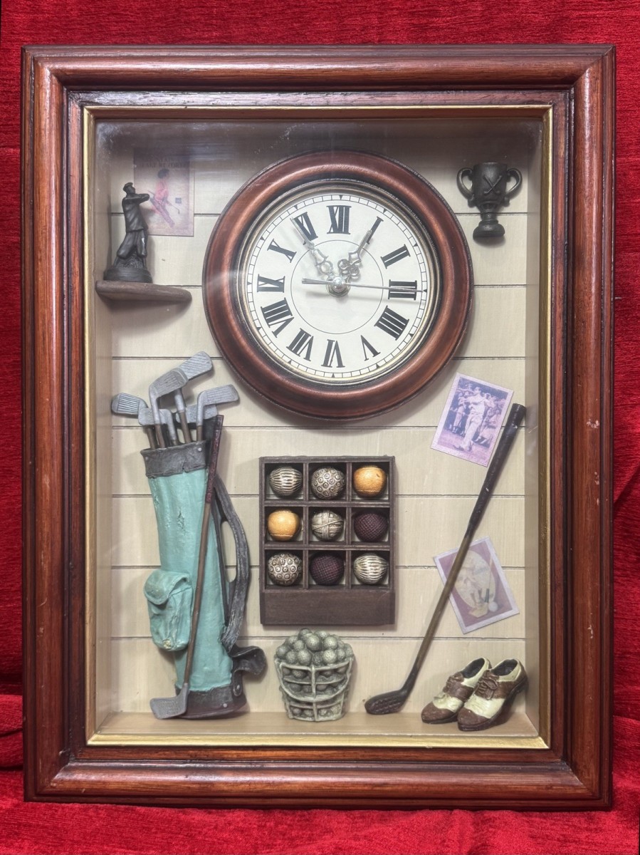 Golfing Enthusiasts Shadow Box/diorama With Timepiece