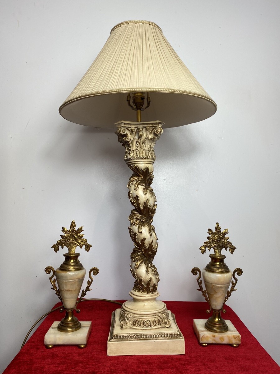 Primary image for Italian Gilt Foliate Corinthian Column Table Lamp With Decorative Cream Shade