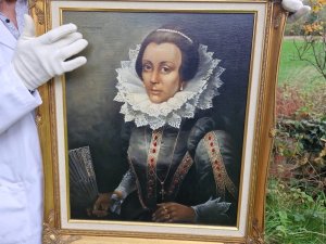 Mid 20th Century Royal Portrait Of Tudor Queen Lady Jane Grey ‘The Nine Day Queen’ By Artist B LONGWORTH Circa - 1982 Dated Composition - Oil On Canvas Brief History Of Lady Jane Grey 1573 - 12th Feb 1554 Reigning Queen of England for just nine days from 10ty July to 19ty July 1553. Jane was proclaimed Queen as part of a unsuccessful bid to prevent the accession of her catholic cousin, Mary Tudor. The great-granddaughter of Henry XVI, Jane inherited the crown from her cousin Edward VI. Arriving at The Tower of London for her , but within a fortnight she was back as a prisoner of Mary I who had claimed the throne as rightfully hers. While Mary was reluctant to punish her at first, Lady Jane proved to much of a threat as the focus of Protestant plotters intent on replacing Mary. On 12th February 1554, Lady Jane Grey was excited on Tower Green at the Tower of London at 17 years old. Listing Description Stunning Half Portrait Of Tudor Queen Lady Jane Grey. Dark Tied Back Hair Set With String Of Pearls, Exceptional Executed Soft Facial Features With The Face Framed By Large Lace Neck Ruff. Janes Tudor Dress In Deep Grey Silk Fabric Decorated In Ribbons With Gold Floral Motifs And Rubies. Both Hands Posed, The right Hand Holding Lace Fan, Both Adorned Decoratively With Many Gold And Ruby Rings. Fine Quality Painting By Accomplished Hand Of Artist B Longworth. Signed/Dated Top Left Corner. Set Inside Ornate Gilt Frame. Dimensions In Cms Height 76cm X Width 65cm For Further Information Or To Arrange A Viewing, Please Call The Museum Curator Leslie On 07707 488566 Thank-you.
