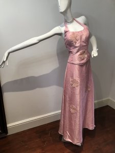 Stunning Bernshaw Statement 3 Piece Cocktail/Evening Gown Halter Neck Bodice With Full High Waisted Skirt And Long Shawl For Around Your Arms Fitted Bodice With Princess Seams And Zip In The Back A Line Full Length Skirt Flows Beautifully Stunning Hand Beaded Floral Embroidery Brand New With Tags Size 12 Paid In Excess Of £400 For Gown Sara Bernshaw Is A British Label Established In 1945 Known For Their Timeless Classic And Graceful Styles. Bernshaw Are The Masters Of The Quality Statement Dress *Two Matching Gowns Available*