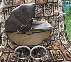 Rare Original Pedigree 1930’s Coach Built Childs Carridge Pram Original Interior Cushions, Hood, Wheels All In Lovely Original Condition Breaks And Suspension All In Good Order Exceptionally Rare To Find This Model Named The Best Pram In The World On The Trade Plate Dimensions In Inches Height From Floor With Hood Open 45” Handle Height 34” Carriage Width 18” Carriage Length 35” Carriage Length Inc Handle 47” Wheel Diameter 15”