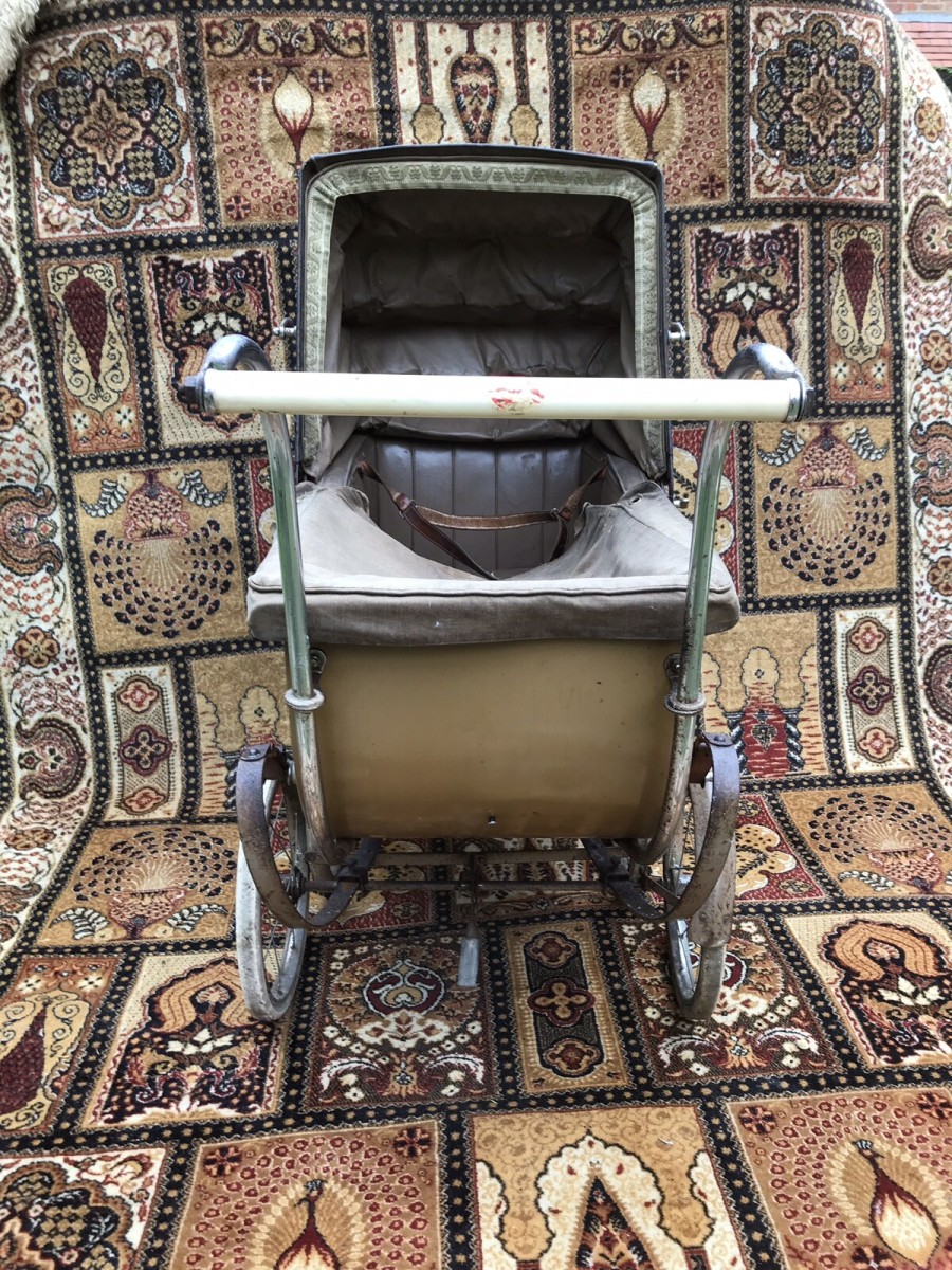 Original Rare Pedigree 1930’s Coach Built Childs Carridge Pram