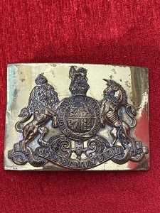 Vintage Georgian Style Brass Royal United Kingdom Coat Of Arms Fire Companion Set (2 Pcs) Circa - Vintage 1940 Composition - Brass Listing Description Ornate Shield Shaped Solid Brass Fire Companion Set Standing On Square Based Column Plinths. The Set Is Adorned With The United Kingdom Finely Detailed Royal Coat of Arms Plaque To The Front, With Crowned Golden Lion And Rearing Unicorn. Engraved Scripture Reads DIEU ET MON DROIT Meaning 'God And My Right' Motto Of The British Monarch. The Coat Of Arms Can Be Unclipped For Cleaning As Shown. The Reverse With Two Forked Holders To Hang The Original Matching Pincers And Coal Shovel Elaborately Baring Shield Motif Hand Rests. Lovely Sized Collectors Item For Usable Decoration Next To An Open Fire Or Log Burning Stove. Condition - Used Showing Signs Of Wear To Stand And Utensils Due to Age And Usage. Minor Scratches, Scuffs, Slight Knocks And Wear To Brass Coating As Expected. Dimensions In Cms Stand Height 37cm Stand Width 19cm Total Depth 5cm Pincers Height 31cm Shovel Height 28cm