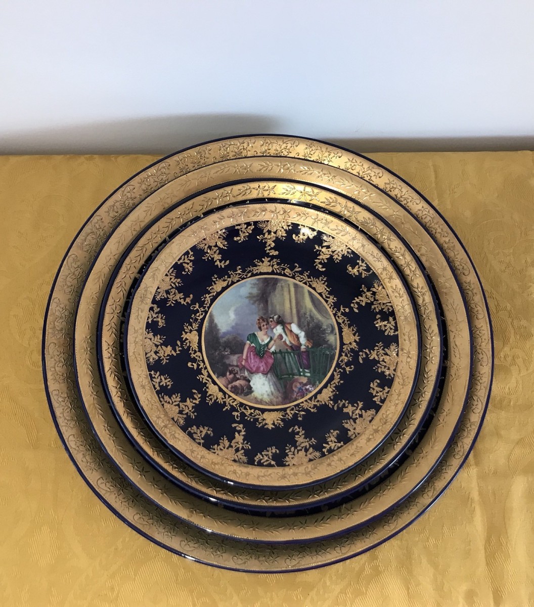 Fine Porcelain Romantic Serves Style Set Of 4 Wall Plates