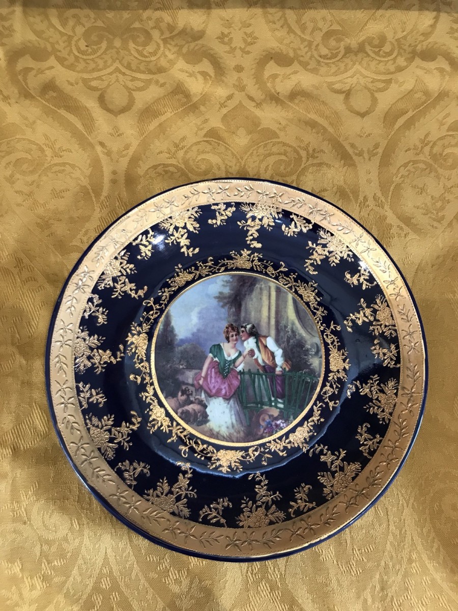 Fine Porcelain Romantic Serves Style Set Of 4 Wall Plates