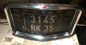 Austin Princess 1964 Car Radiator Decorative Collectors Item Austin Princess Metal Plated Chrome Front Radiator With Red Enamel Emblem French Number Plate On The Front For Decorative Collectors Piece Only Dimensions In Inches Height 15” Width 23”