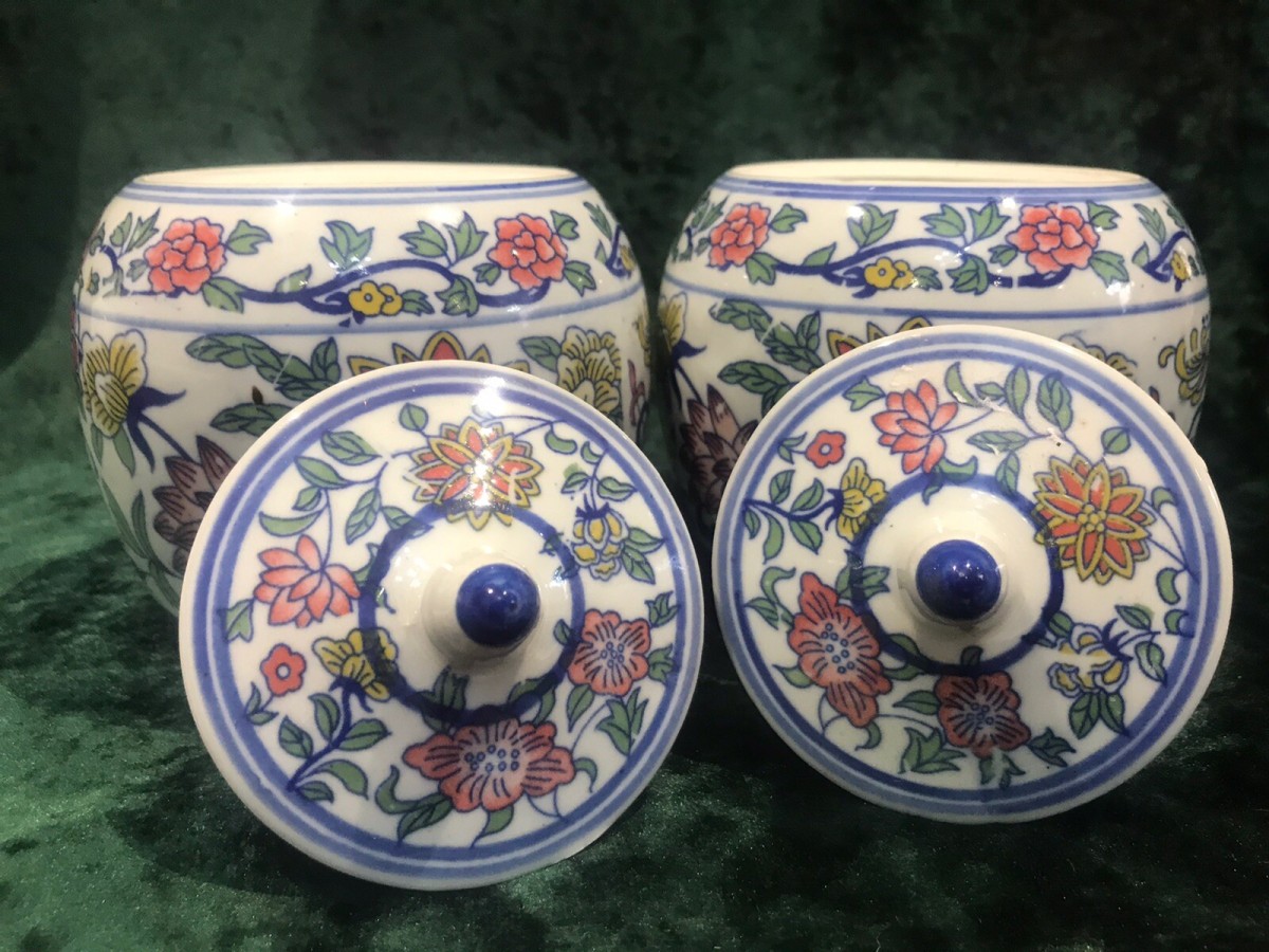 Pair Of Reproduction Kang Sing Style Porcelain Lidded Ginger Jars