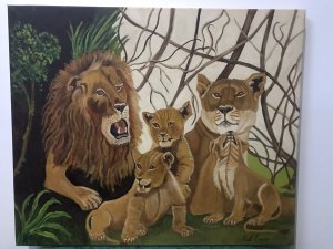 Contemporary Artwork Lion & Lioness With Cubs On Canvas By Artist Paul Evans Roaring Lion With Lioness And Three Playful Cubs Lovely Detailed Composition Set In Jungle Landscape Oil On Canvas Signed By The Artist - Paul Evans No Frame But Lovely Subject Dimensions In Inches Height 20” Width 23.5”