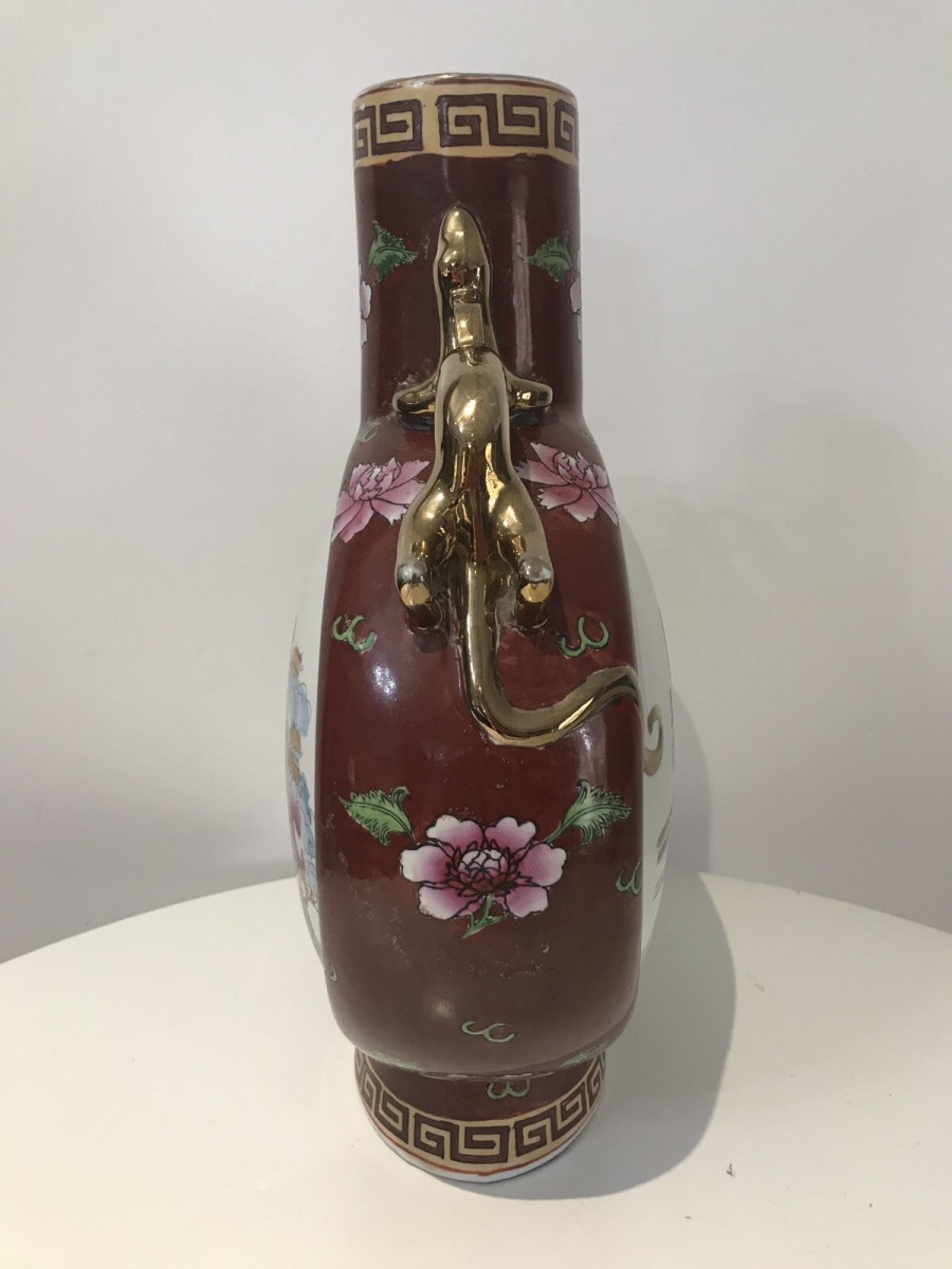 Cantonese Hand Painted Guilt Komodo Dragon Handled Vase
