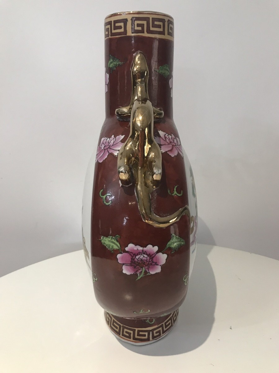 Cantonese Hand Painted Guilt Komodo Dragon Handled Vase