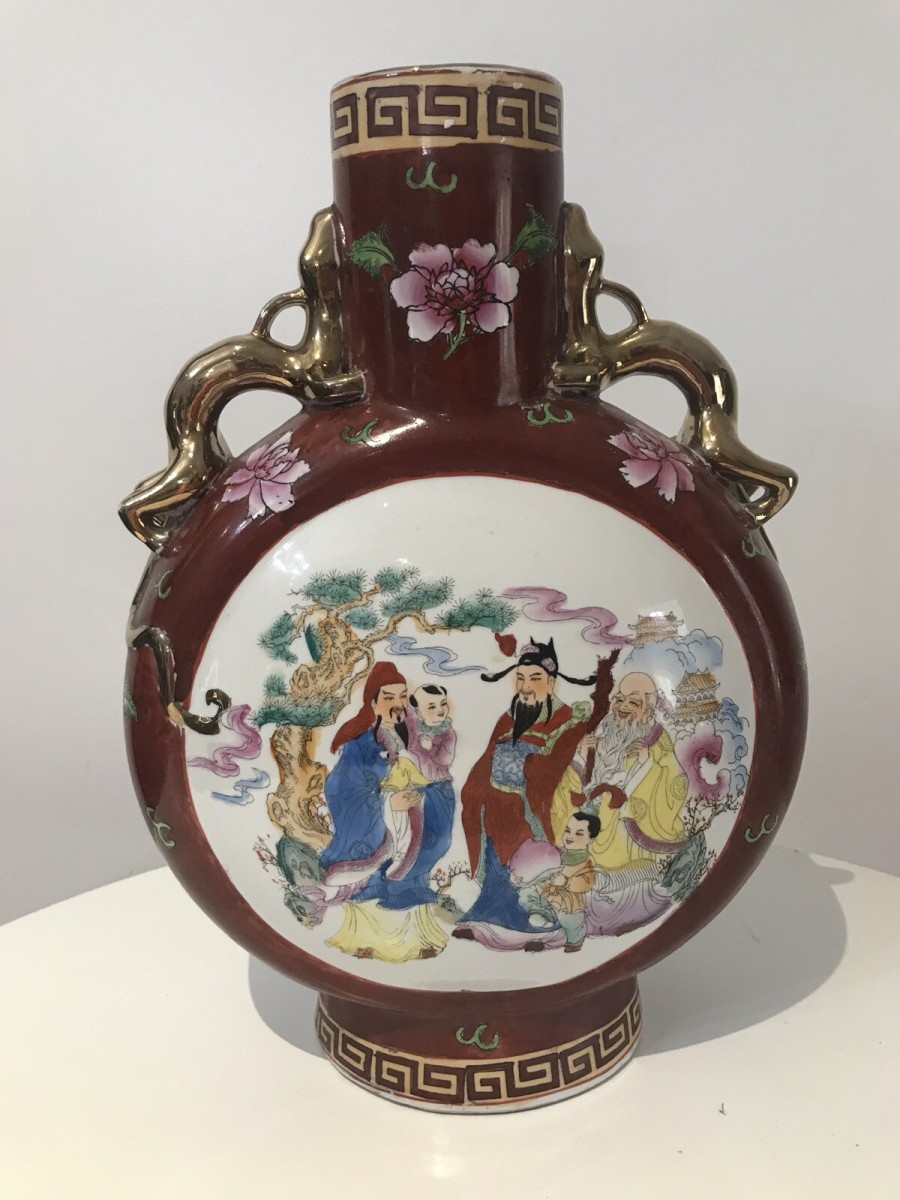 Cantonese Hand Painted Guilt Komodo Dragon Handled Vase