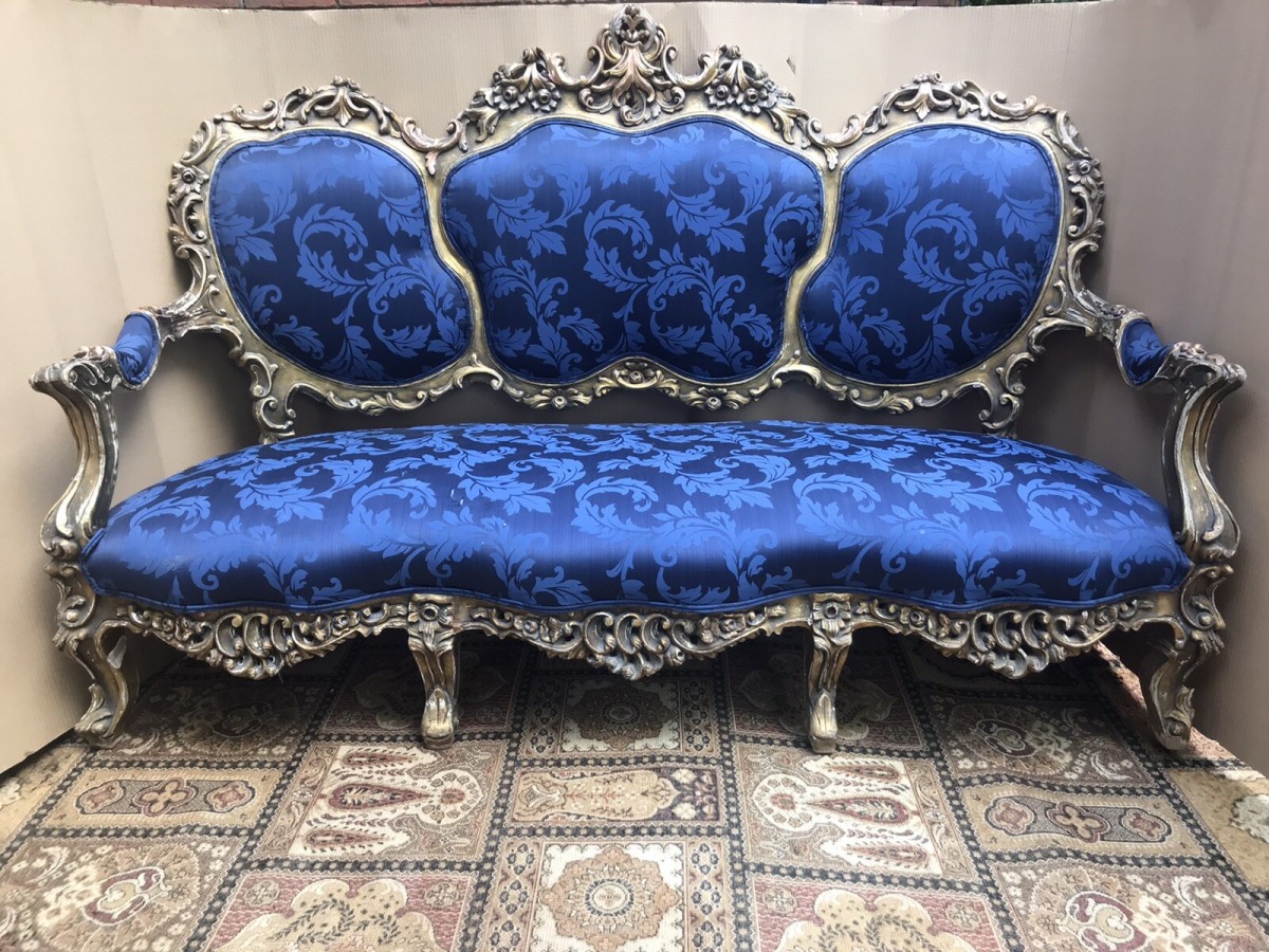 Fine Antique Chateau Blue Silk Demask & Carved Giltwood 3 Piece Boudoir Suite