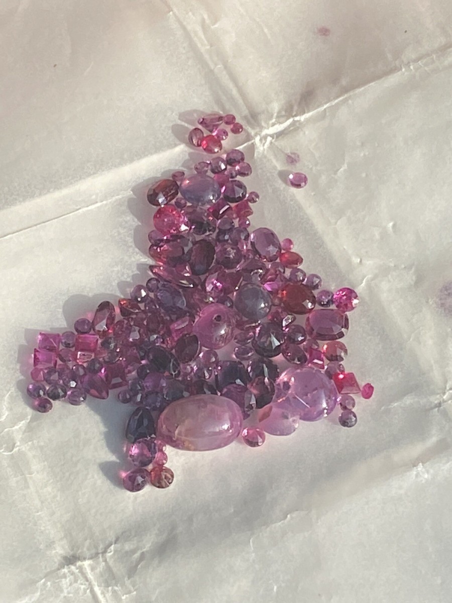 Exclusive Collection Of 24 Carats Genuine Rubies ~ Origin Siam