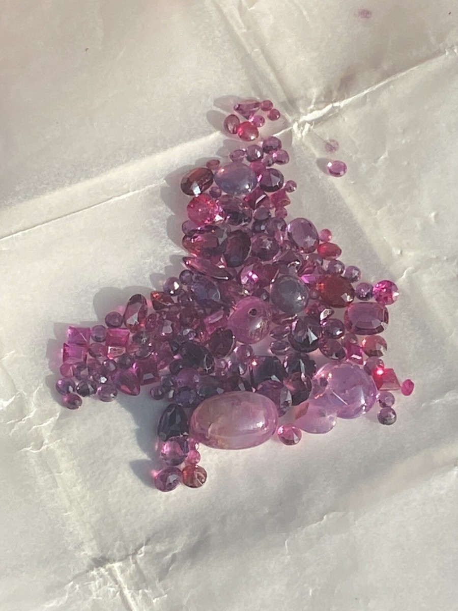 Exclusive Collection Of 24 Carats Genuine Rubies ~ Origin Siam