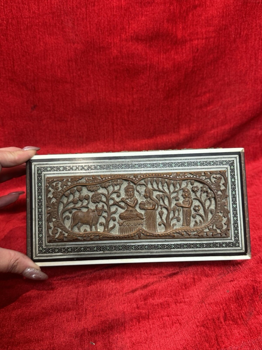Fine Quality Anglo Indian Carved Sandalwood Jewellrey Casket