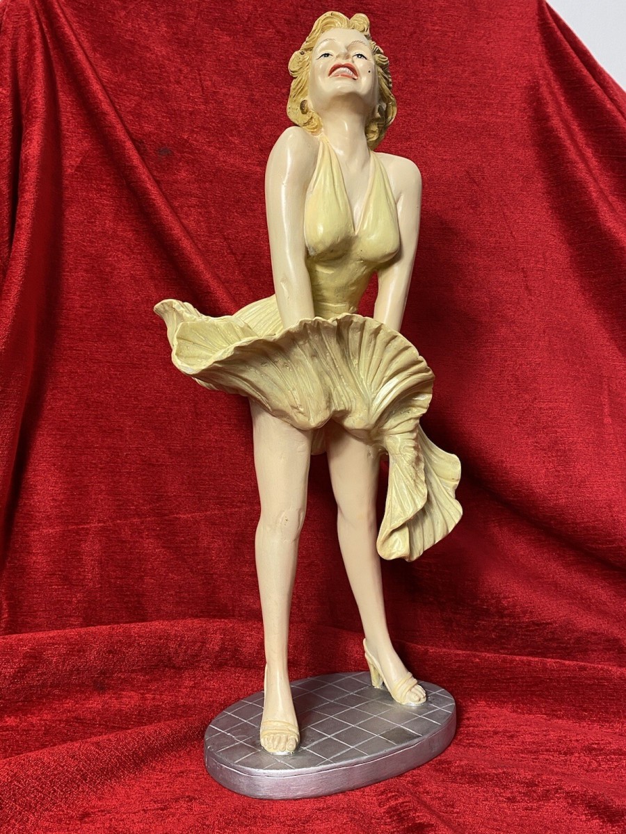 Iconic Vintage Memorabilia Marilyn Monroe Sculpture With 'flying Skirt' Pose