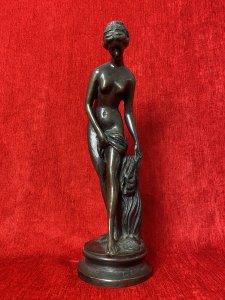 Grand Tour Style 'the Bather' Bronze Sculpture Of Aphrodite Goddess Of Love