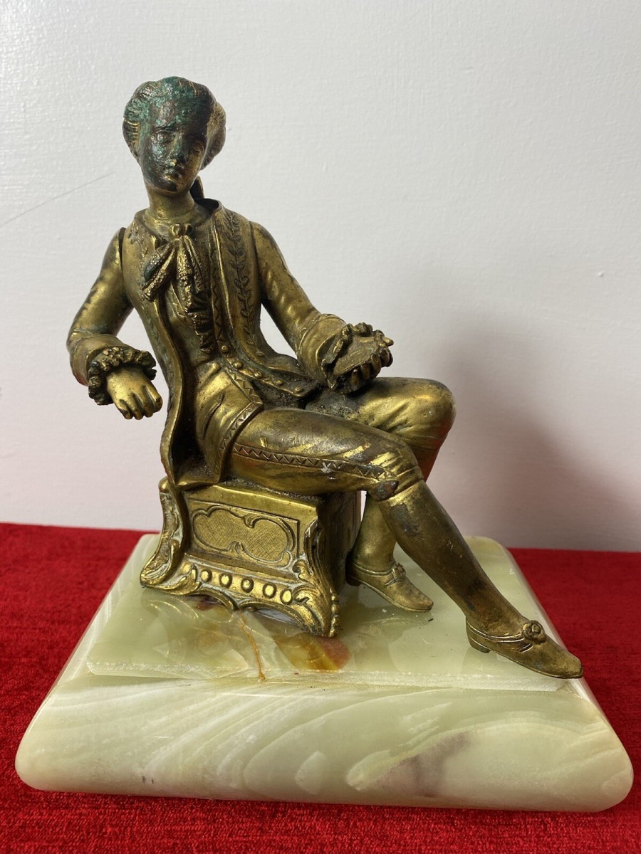 Splendid Pair Of Theatrical Classical Bronze Ormolu Statues Set On Onyx Plinths