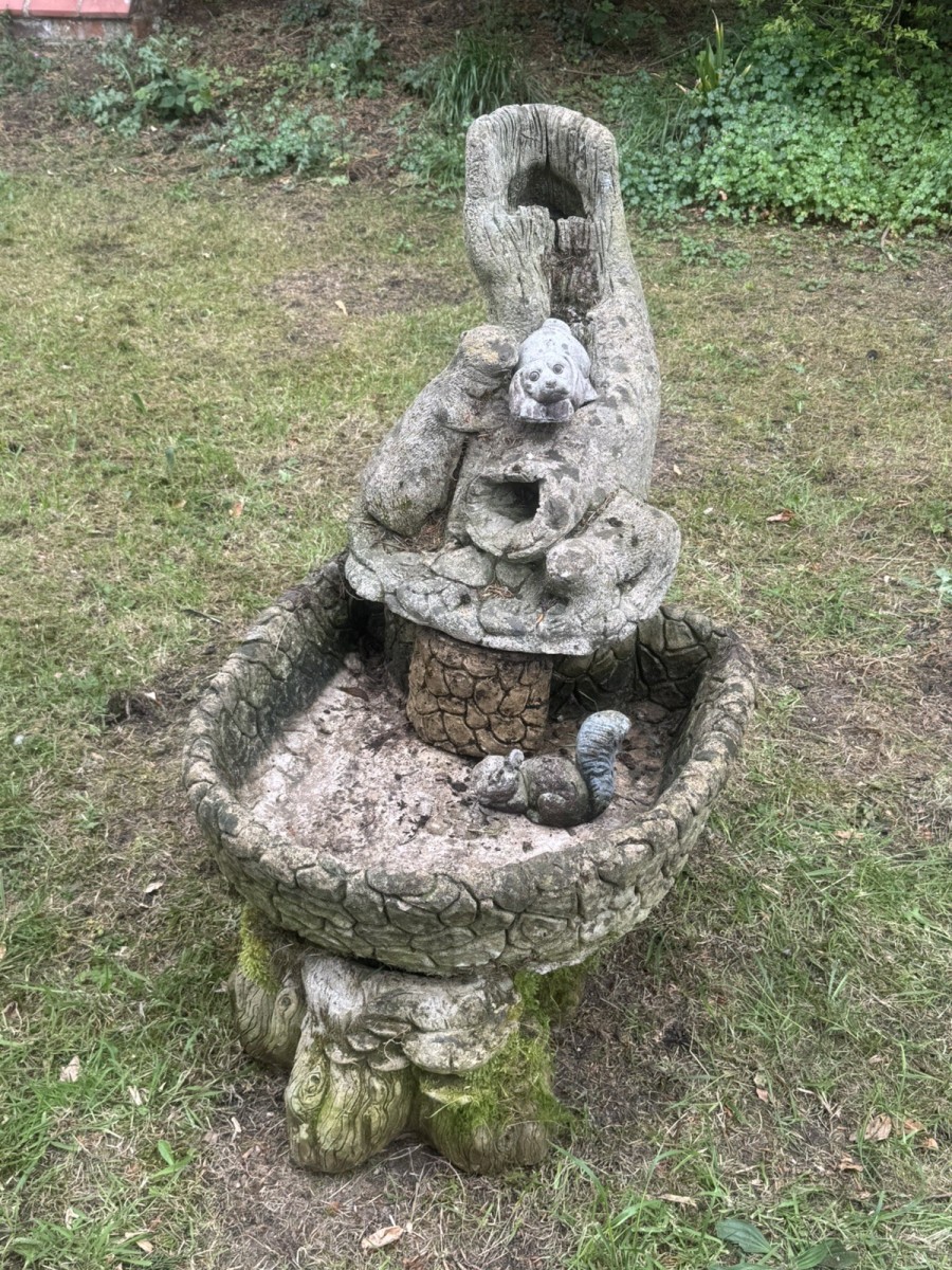 Vintage Stoneware Otter Family Cove Cascading Mouths Waterfall Fountain
