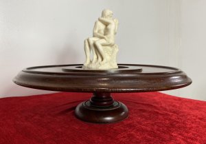 Beautiful Rich Solid Mahogany Georgian Lazy Susan Turntable With Circular Top With Bronze Circular Plaque In The Centre, Decorative Gadrooned Edge And Turned Plinth Circular Base Covered In Green Baize Cloth.