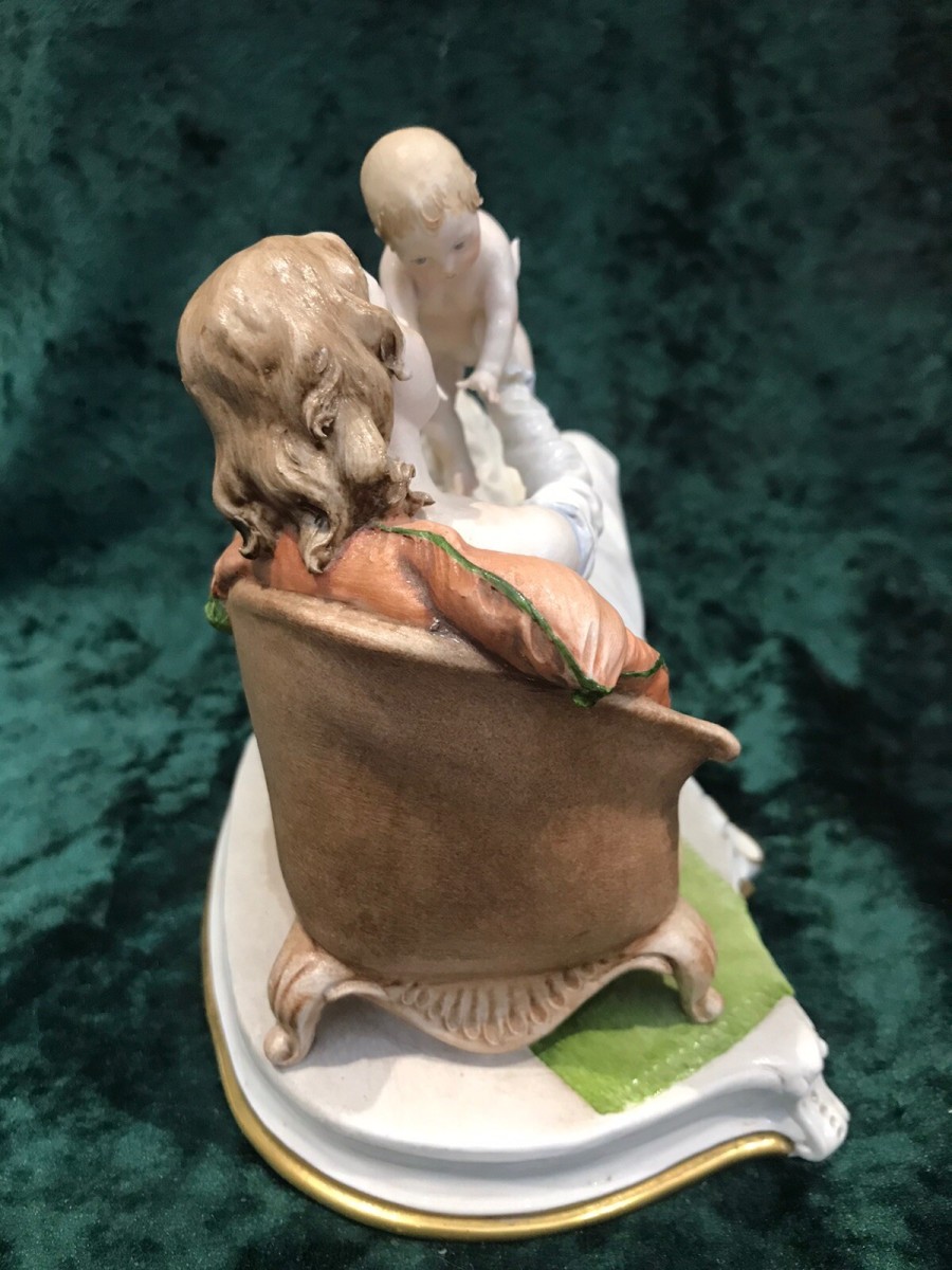Fine Capodimonte Figurine Of Mother And Child Sculpture Signed Redwell