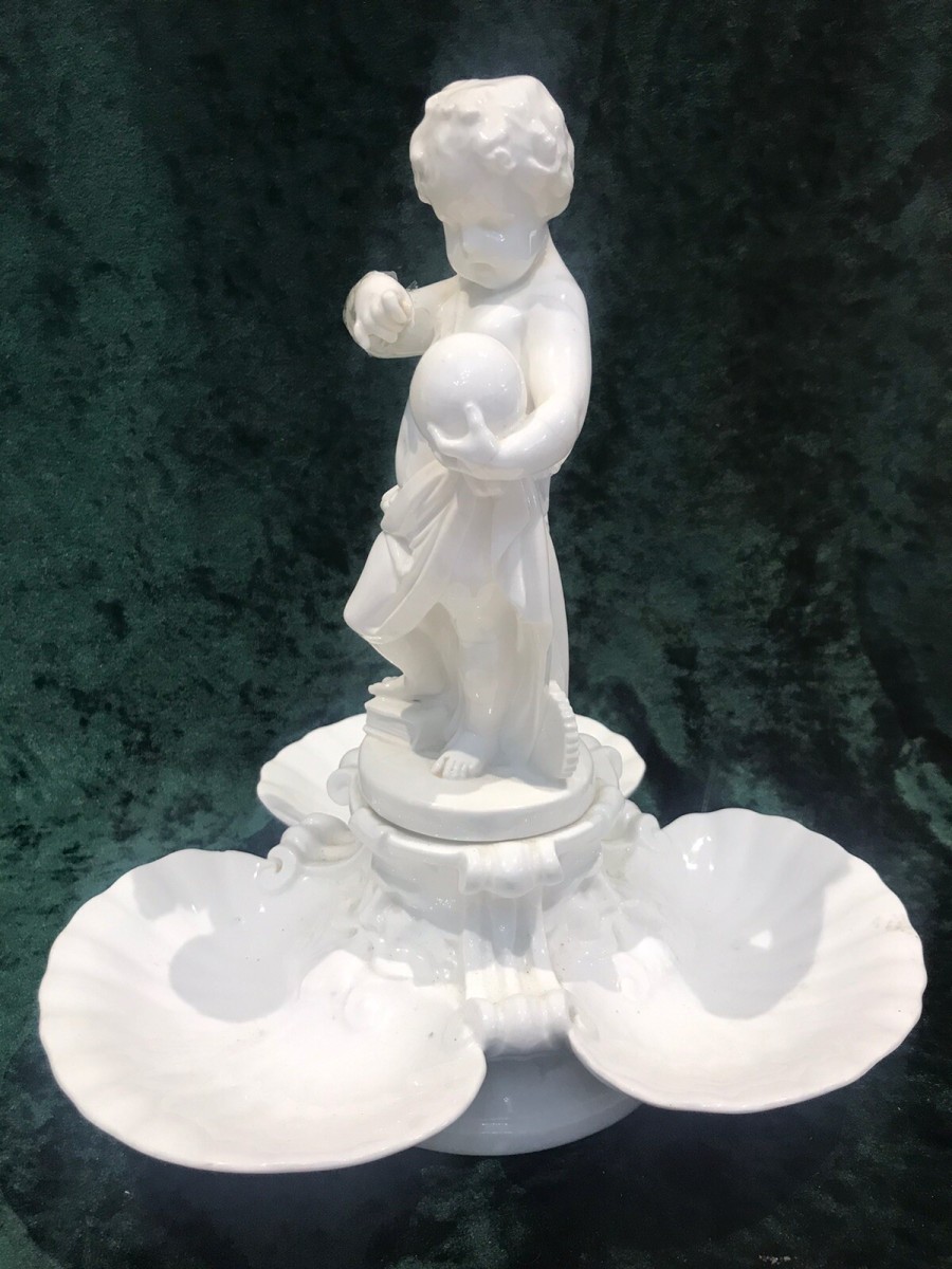 English Rare Fine Antique Putti Centre Piece Early 19th Century Minton