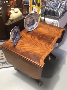 Stunning Red Walnut Cross Banded Serpentine Top With Two Drop Leaves. This Table Would Look Stunning In A Hallway, Dinning Room Or Even Bedroom. A Truly Stunning Antique Piece. Due To The Age Of This Piece There Are Signs Of Wear.