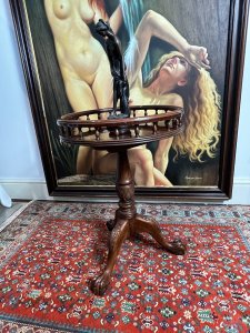 Wonderfully Elegant Georgian Style Wine Table In Solid Elmwood. Quality Reproduction Piece In Stunning Condition.